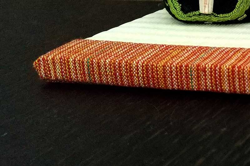 会津木綿の畳縁は糸の色合いが素朴で可愛らしい