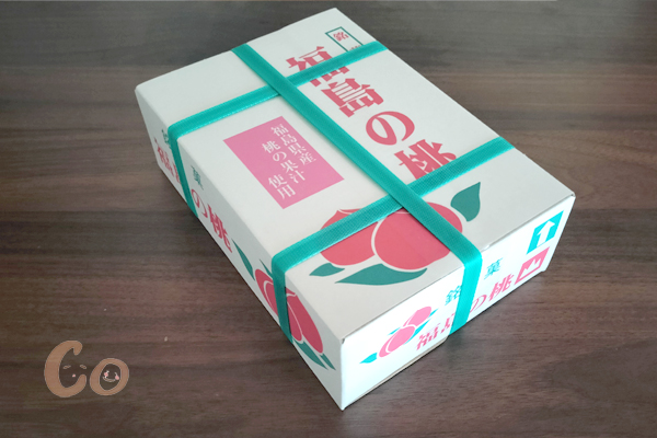 銘菓福島の桃は旬の時期桃の贈答用に使う白箱を完全コピー